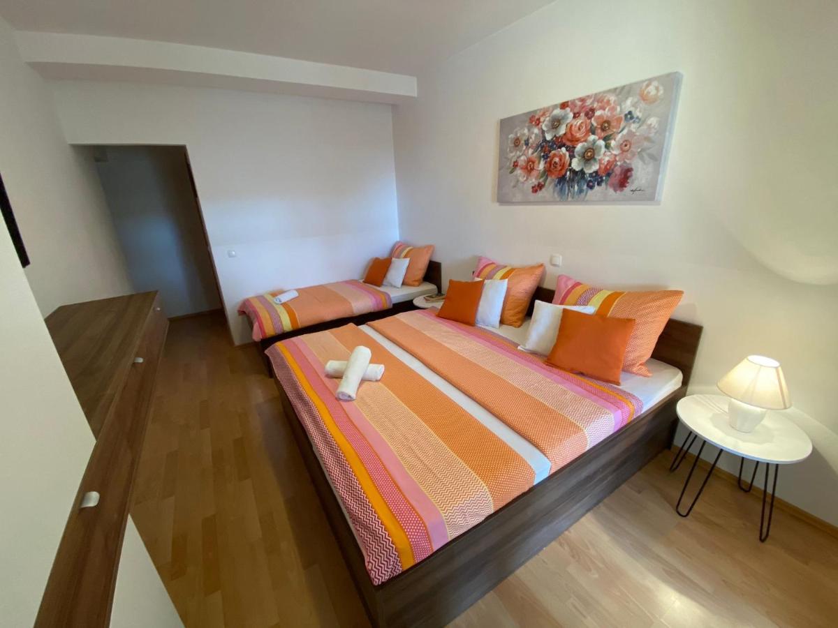 Apartments Kovac Макарска Екстериор снимка