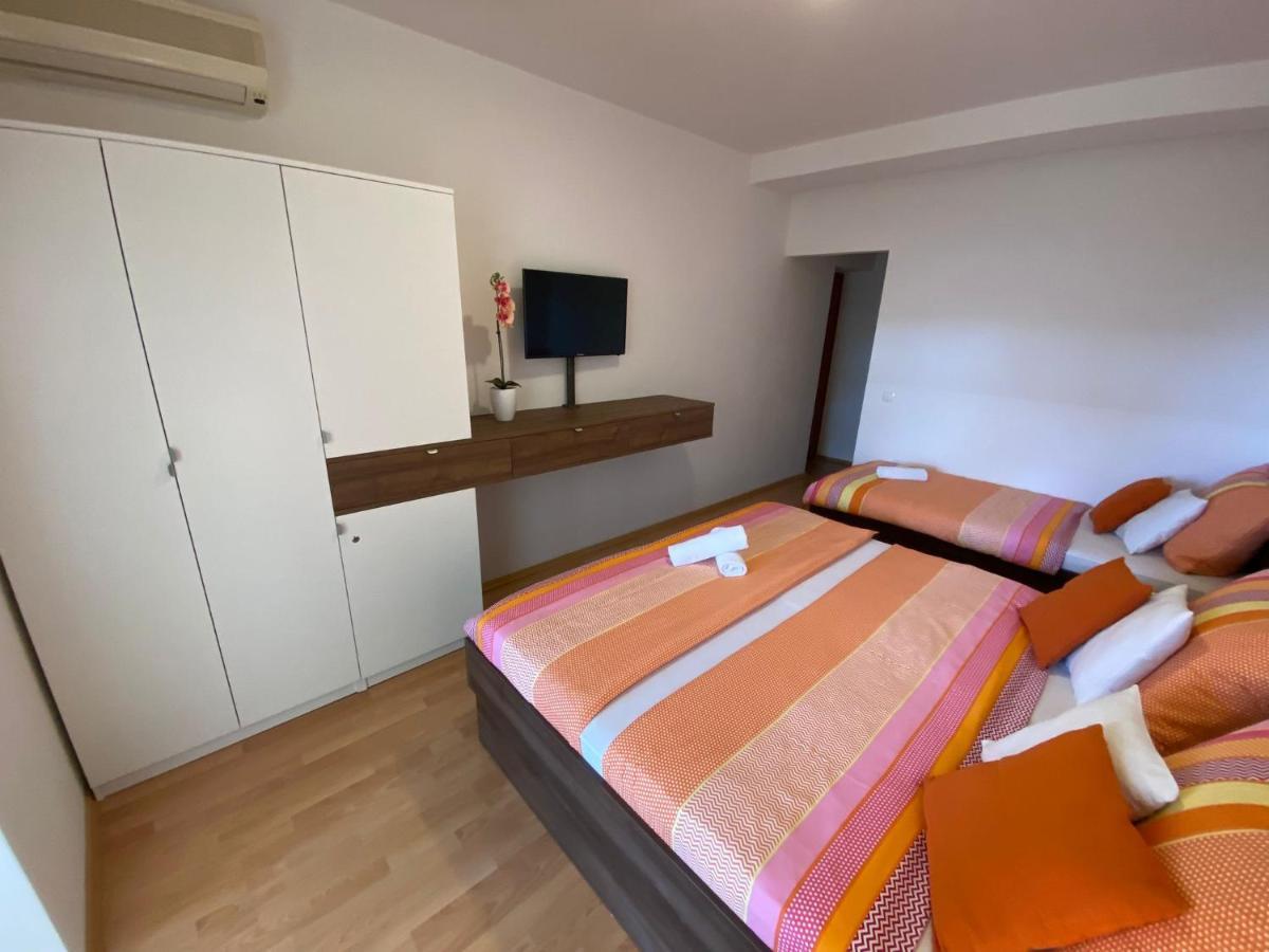 Apartments Kovac Макарска Екстериор снимка
