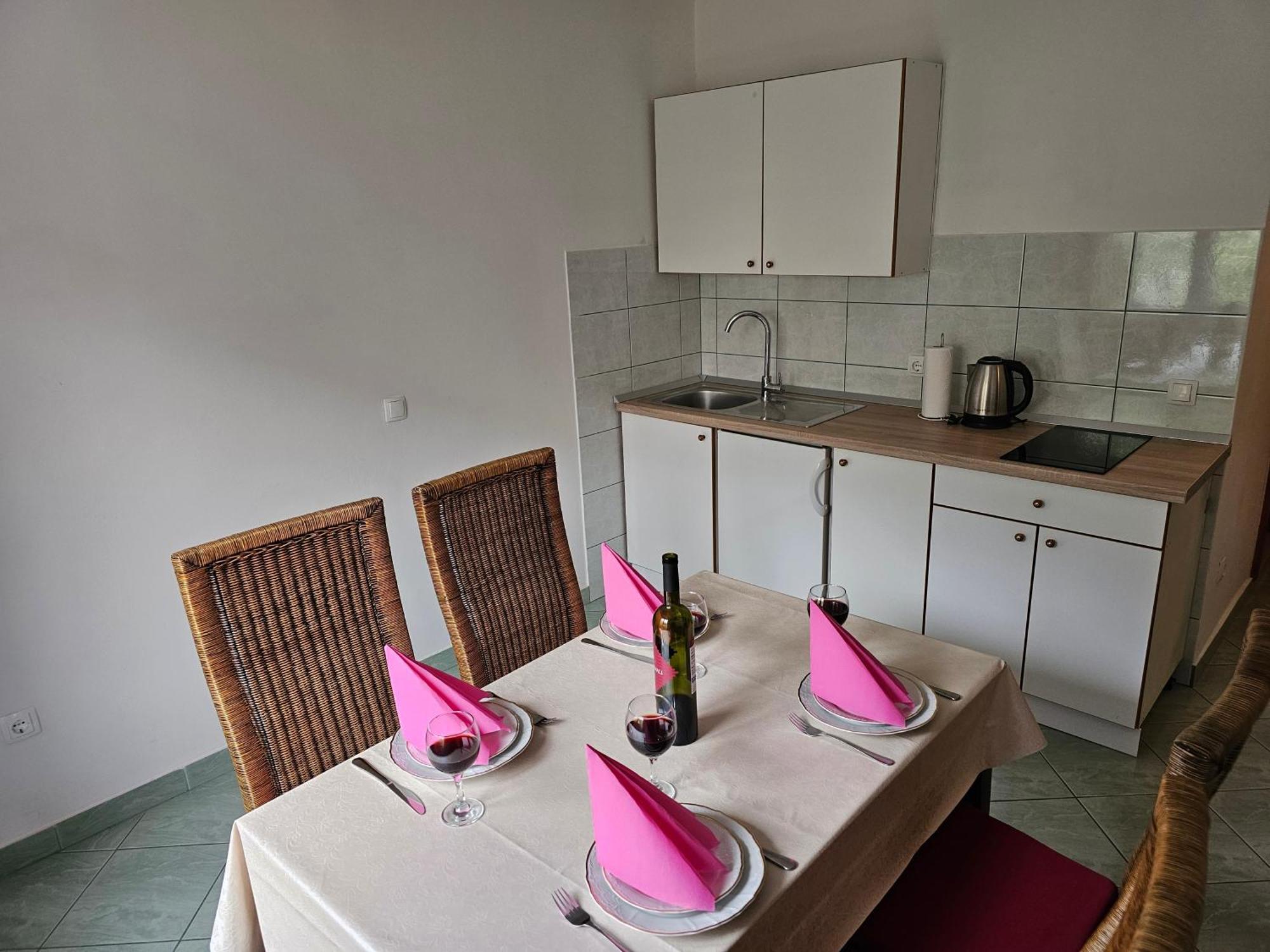 Apartments Kovac Макарска Стая снимка