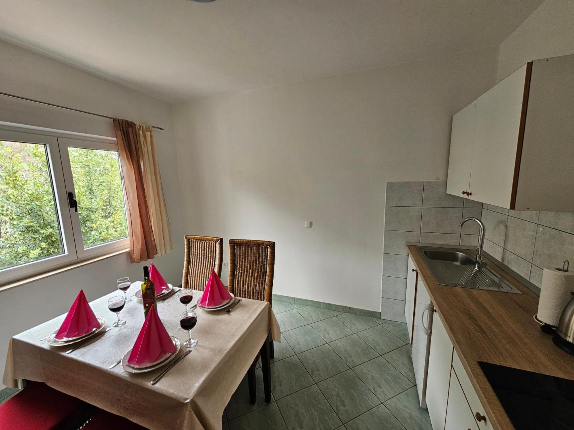 Apartments Kovac Макарска Стая снимка