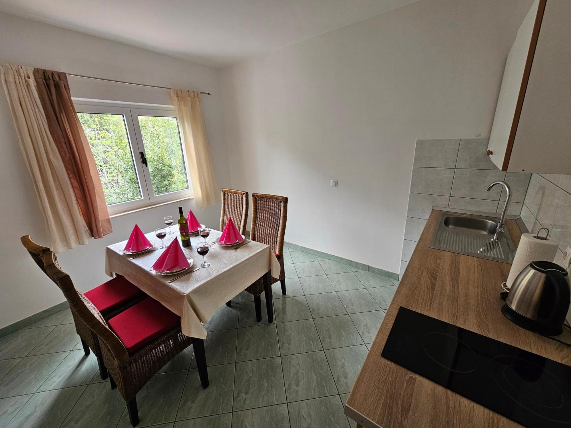 Apartments Kovac Макарска Стая снимка