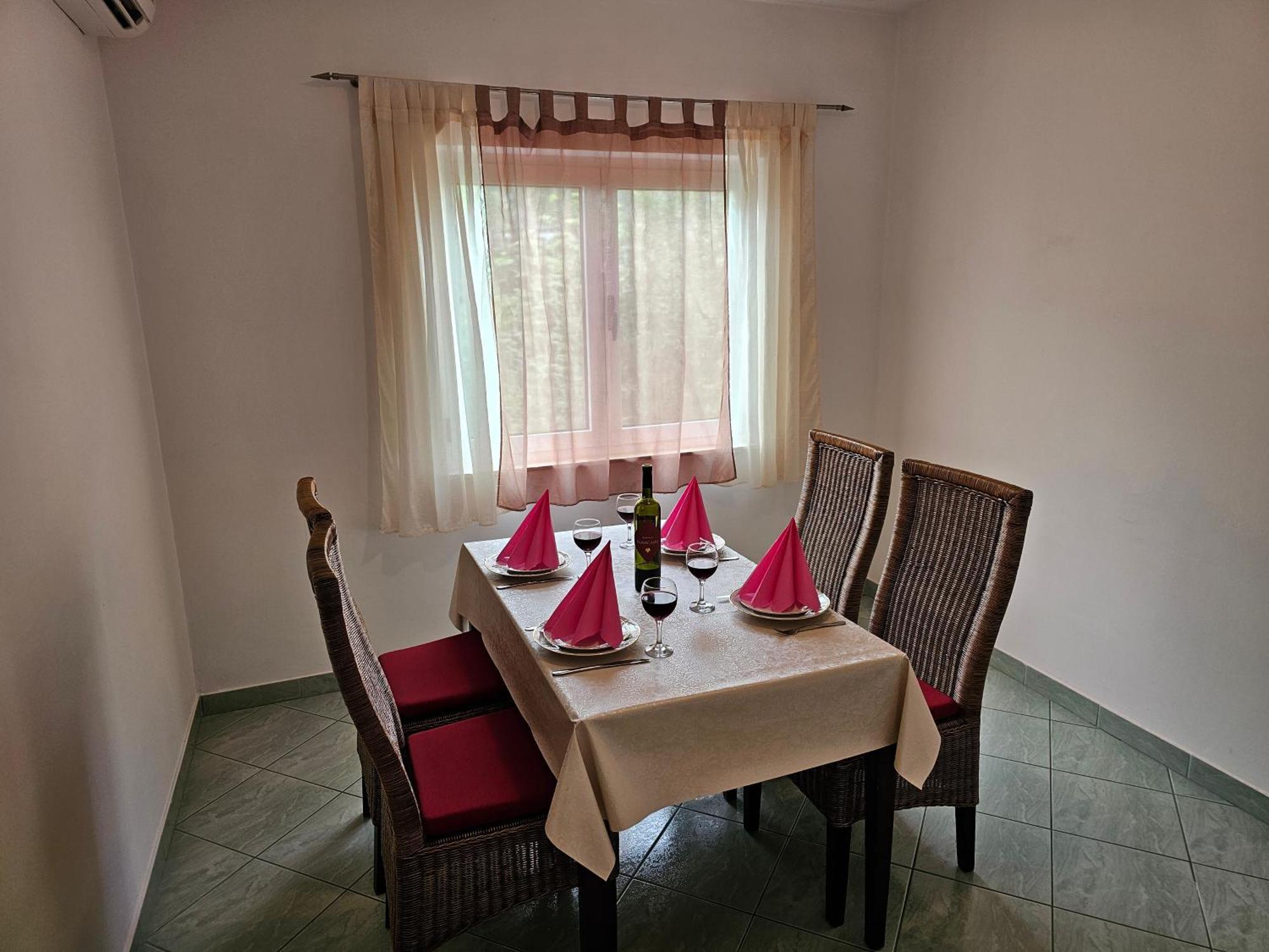 Apartments Kovac Макарска Стая снимка